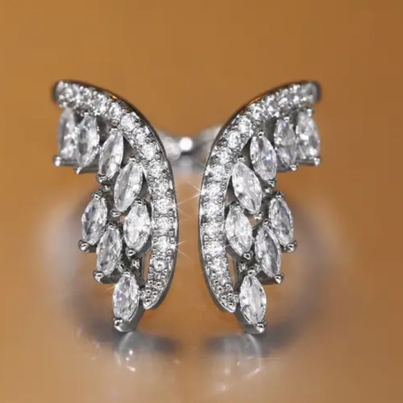 NEW Angel Wings Adjustable Ring - Picture 2 of 4
